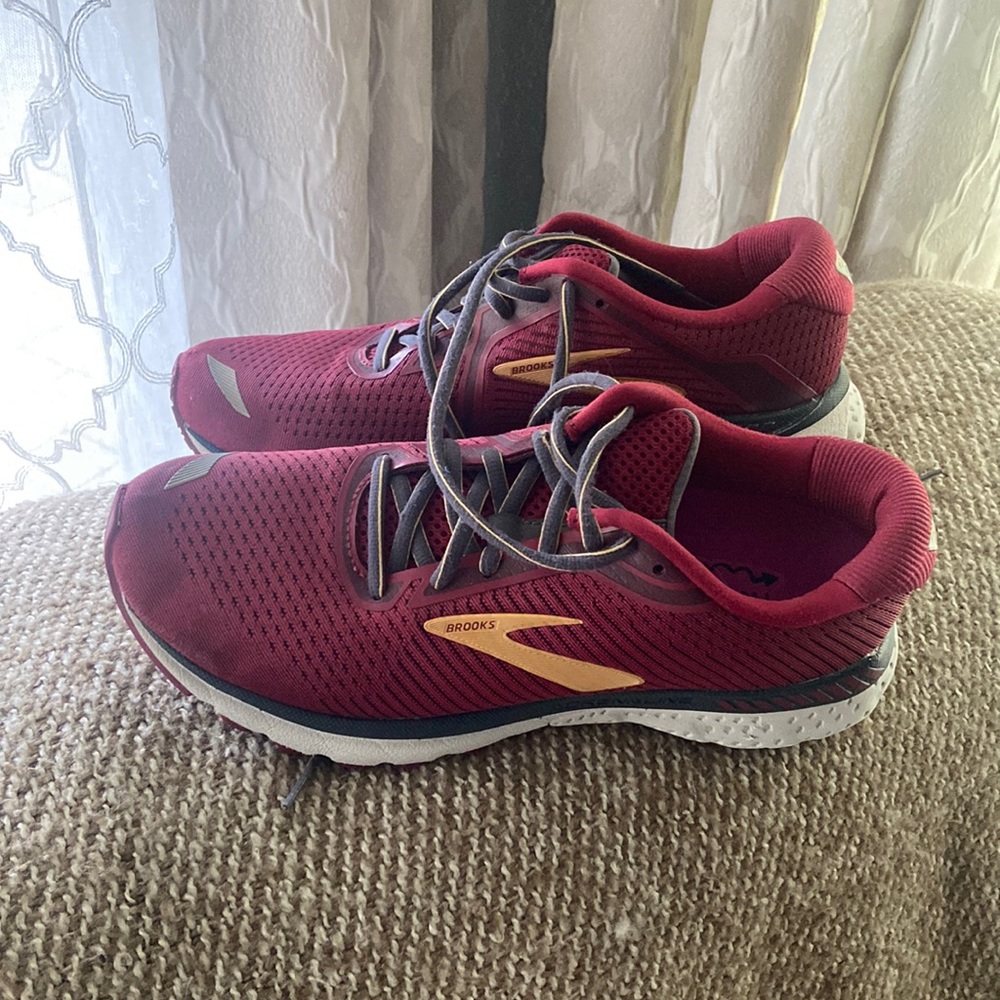 Brooks adrenaline 20 Sneakers size 9.5